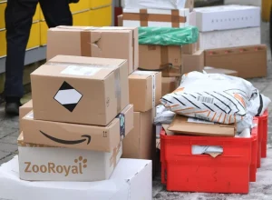 Desertificazione commerciale: piattaforme online sottraggono 16,7 miliardi ai negozi locali