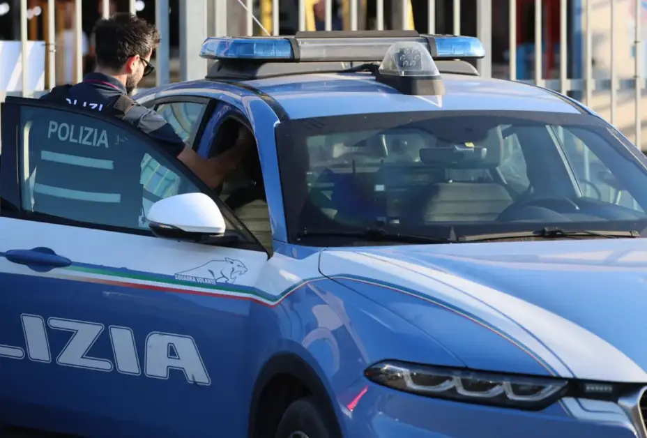 Nascondevano la droga nei pali della luce e all’interno di aree di cantiere, 7 arresti a Roma