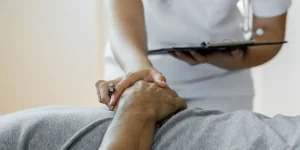 Legge sul fine vita approvata in Veneto: novità per il diritto alla dignità fino alla fine.
