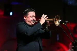 Roy Paci annulla due concerti per seri problemi di salute: aggiornamenti importanti