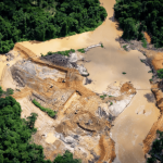 Contratisti statunitensi acquistano stagno da società accusata di estrazione illegale in Amazzonia. 
Acquisti discutibili di stagno da società brasiliana: contratisti statunitensi sotto accusa.