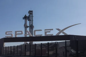 SpaceX, data center per l’IA in orbita: satelliti fino a 4 tonnellate