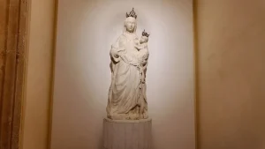 Palermo, restaurata la ‘Virgo Lactans’: la statua torna al Chiostro di San Domenico / Video