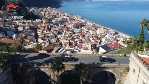 Bagnara Calabra, spari ad un 17enne dopo una rissa: arrestati due coetanei / Video