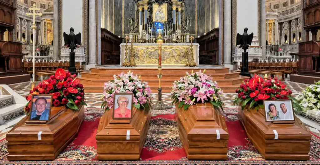 Crollo Messina, la Cattedrale gremita per l’ultimo saluto alle vittime