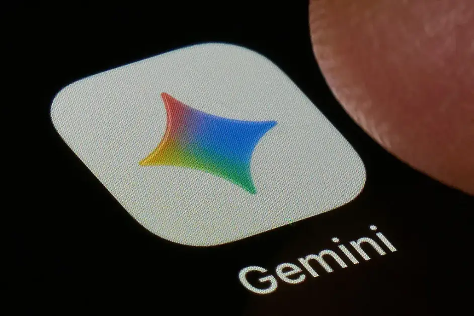Google Gemini: nuovo modello IA che sfida altre aziende con hacking avanzato.