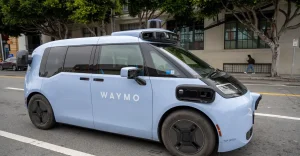 Waymo annuncia Singapore come prossima città internazionale per i suoi robotaxi. Ottimizza per Google Discover.