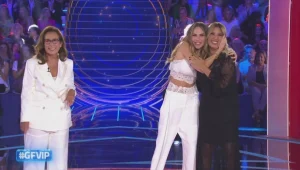 Grande Fratello 2026: Ilary Blasi in bianco inaugura la nuova edizione | Video Mediaset