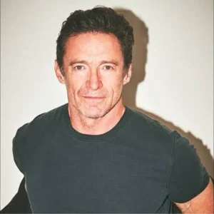 Hugh Jackman compie 58 anni: auguri all’attore che ha saputo essere Wolverine e molto altro