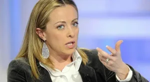 Tetto alunni stranieri in classe: Meloni pronta ad agire senza cacciare bambini.