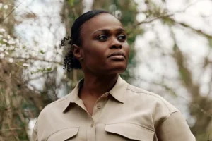 Rachel Ikemeh dalla Nigeria vince Rolex Award per salvare rara scimmia rossa.