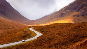 I 10 viaggi in auto più desiderati dai britannici: il vincitore sorprendente e altri itinerari imperdibili.
