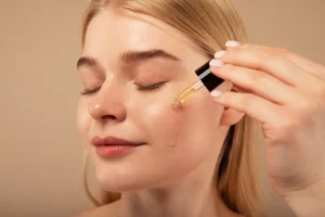 Guida definitiva e principi attivi del miglior siero viso per una pelle luminosa e giovane