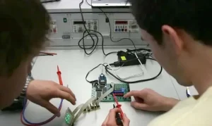 Scuole ricevono indicazioni per nuovi istituti tecnici: costruzione curricolo d’istituto ottimizzato.