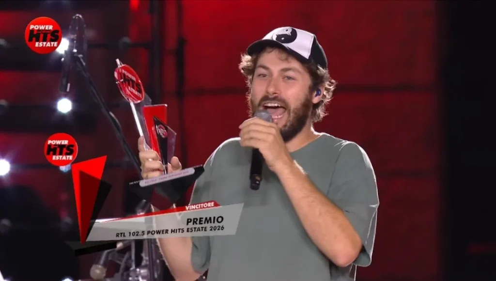 Pinguini Tattici Nucleari vincono RTL Power Hits Estate 2026 con “Sorry Scusa Lo Siento” e tutti i premi