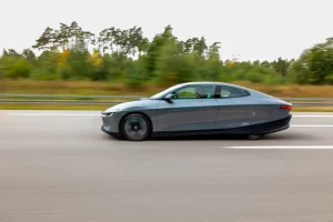 Il nuovo EV super efficiente di Volkswagen ispirato da Slate. Titolo: “Volkswagen EV innovativo e eco-friendly ispirato da Slate”