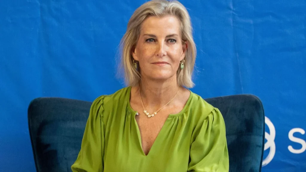 Il vestito verde vivace di Duchess Sophie dimostra che osare con i colori non è spaventoso.