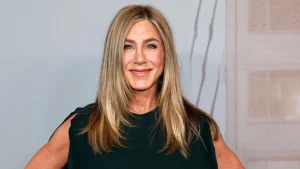 Jennifer Aniston’s 30-Minute Pilates Workout with Light Weights: Step-By-Step Guide.