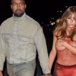 Bianca Censori svela il suo look “hot” a Los Angeles insieme ad amiche.