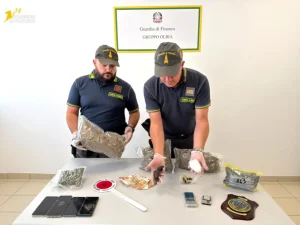 Smantellato market della droga a Santa Teresa di Gallura, due arresti