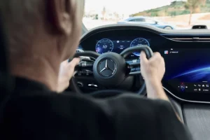 Lo steer-by-wire debutta sulla nuova Mercedes-Benz EQS berlina