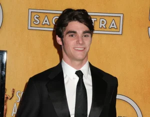 Morto a 34 anni RJ Mitte, il protagonista di Breaking Bad JR è scomparso