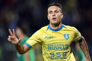 Raimondo fa sognare il Frosinone, Sassuolo al tappeto per 4-2
