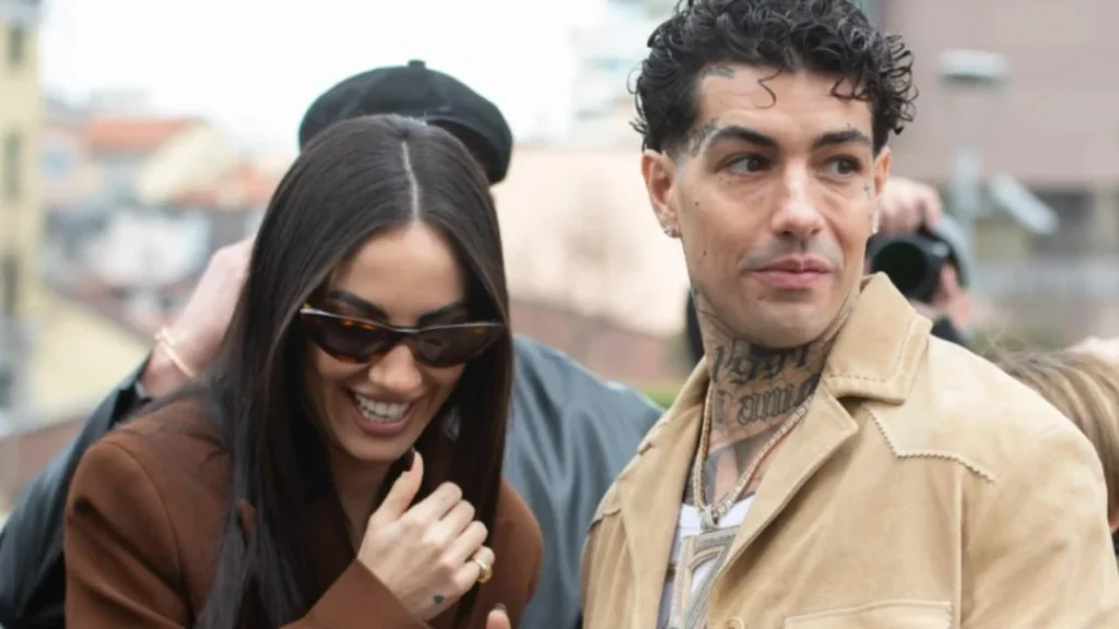 Tony Effe e Giulia De Lellis: lei rimuove le foto insieme dai social.