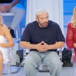 Uomini e Donne: Tina Cipollari e Alessandra Mussolini, scontro tra due opinioniste inaspettato.