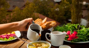 Dieta mediterranea: come adattarla con ingredienti locali lontano dal mare