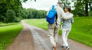 Quanti passi al giorno servono per essere in salute secondo gli scienziati: la verità svelata
