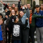 Indigeni in Canada pronti per processo climatico: giovani del Nord monitorano situazione ambientale.