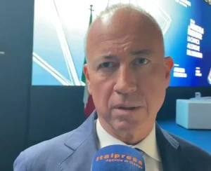 Produzione chimica 2026 in calo, politiche Ue decisive per il futuro del settore