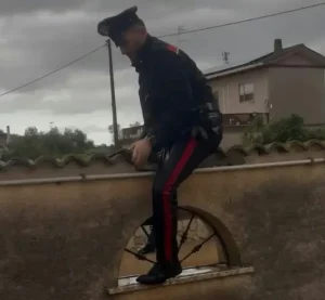 Temporali nel Lazio, danni e disagi dal litorale alla Capitale. Abitazione allagata a Nettuno, i Carabinieri salvano due persone