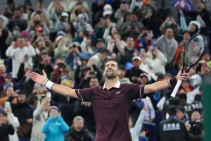 Djokovic batte Zverev a Pechino e fa un “favore” a Sinner in chiave ranking