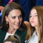 Kate Middleton e la principessa Charlotte condividono una giornata “surreale” dimostrando il loro impegno per una vita normale.