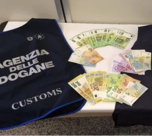 Aeroporto di Cagliari, il bilancio estivo dell’Agenzia delle Dogane e dei Monopoli: 2800 mila controlli effettuati