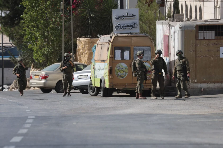 Blitz di Israele in diverse località della Cisgiordania, decine di palestinesi arrestati