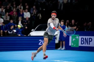 Atp Lione, Musetti vince il derby con Cobolli e vola in finale: affronterà Fritz