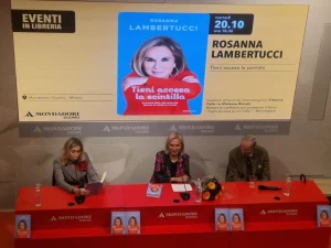 Presentato a Milano “Tieni accesa la scintilla”, il libro di Rosanna Lambertucci / Video