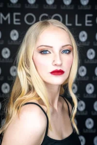 Curriculum Makeup Artist: competenze essenziali per lavorare nel settore della bellezza.