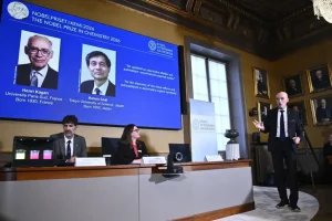 Premio Nobel per la Chimica a Henri Kagan e Kenso Soai