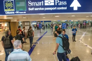 Il Viminale proroga di altri 15 giorni la sospensione di Schengen con la Spagna, restano in vigore i controlli alle frontiere