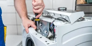 Nuova direttiva UE: diritto alla riparazione ampliato. Impatto e cambiamenti per i consumatori.

(Titolo: “Nuova direttiva UE: ampliato il diritto alla riparazione per i consumatori”)