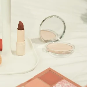 Il make-up che invecchia senza che ce ne accorgiamo: non è una questione di rughe