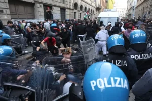 Violenza ai cortei, Stefani “Grazie alla digos per l’importante lavoro di prevenzione”
