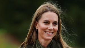 Il caldo maglione Fair Isle di Kate Middleton: perfetto per l’inverno con toni cioccolato.