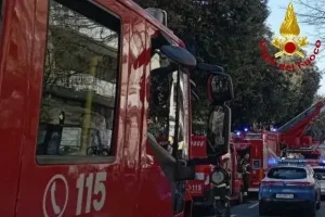 Allarme bomba in una scuola di Arezzo, evacuate oltre 600 persone