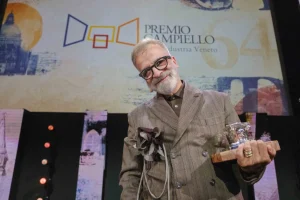 Marcello Fois trionfa al Premio Campiello 64 con “L’immensa distrazione”