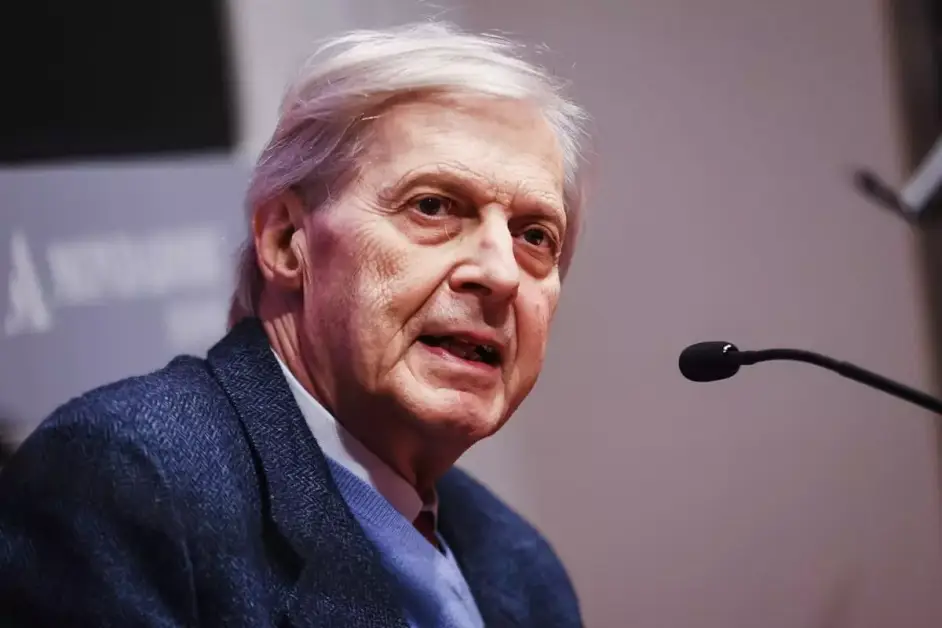 Rimangono stabili le condizioni di Vittorio Sgarbi, resta ricoverato in terapia intensiva